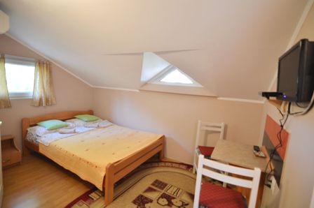 apartmani jelena vrdnik smestaj