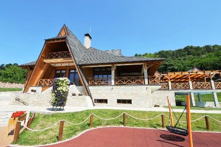 banja vrdnik smestaj etno naselje vrdnicka kula