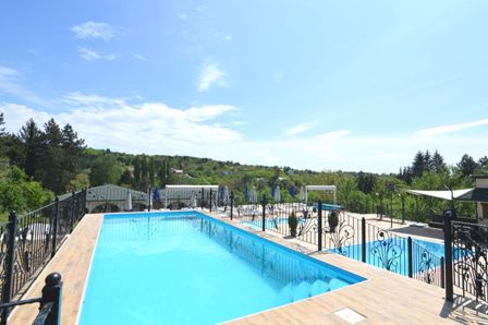 vila suncani breg vrdnik smestaj